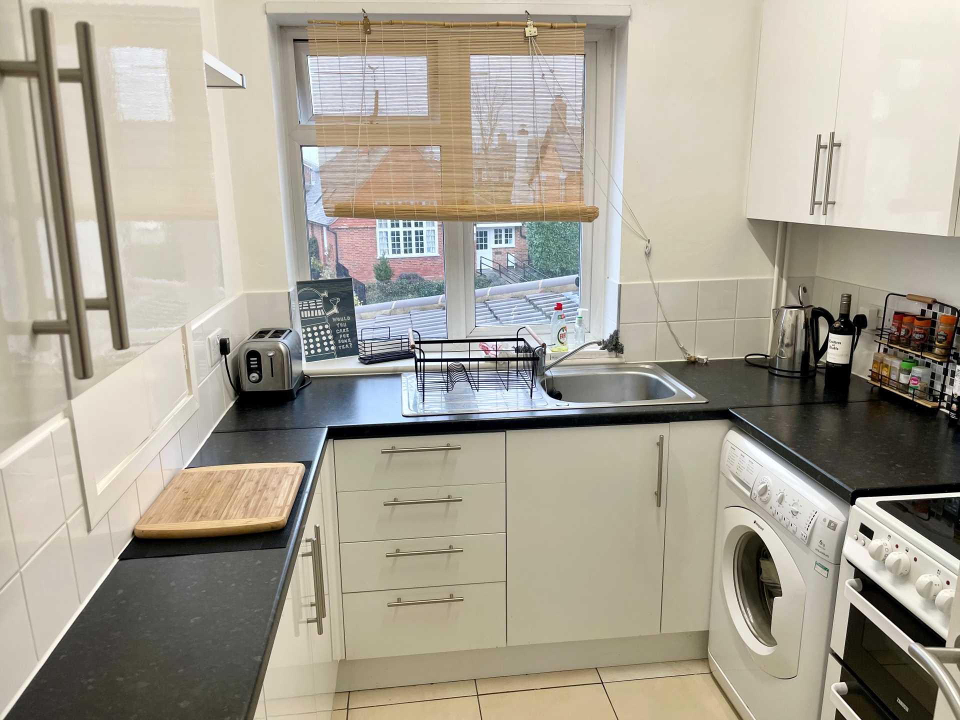 High St, Chalgrove, Image 3