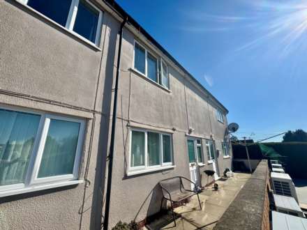 High St, Chalgrove, Image 1