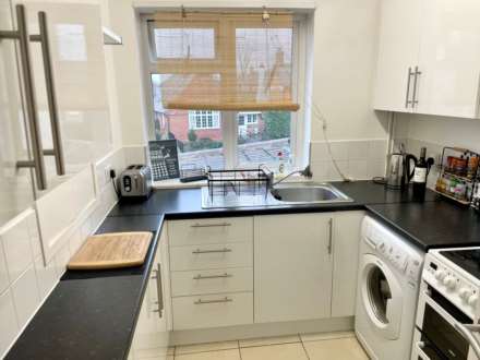 High St, Chalgrove, Image 3