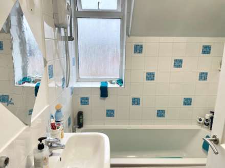 High St, Chalgrove, Image 6