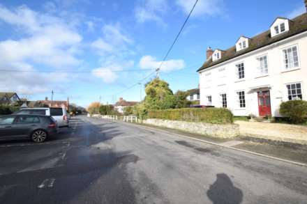High St, Chalgrove, Image 8