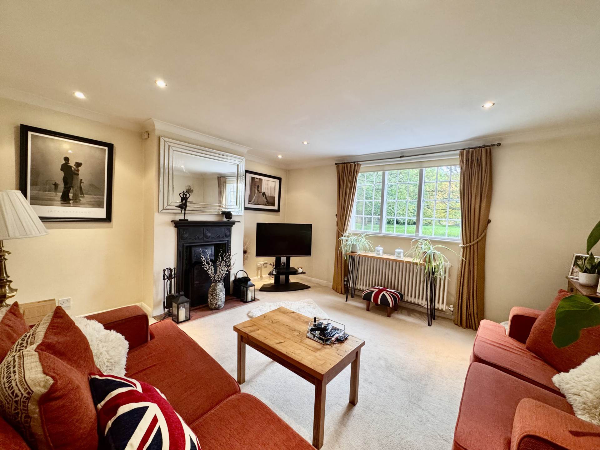 The Green, Aston Rowant, Image 2