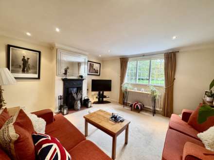 The Green, Aston Rowant, Image 2