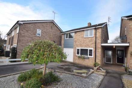 Beverley Close, Chalgrove, Image 1