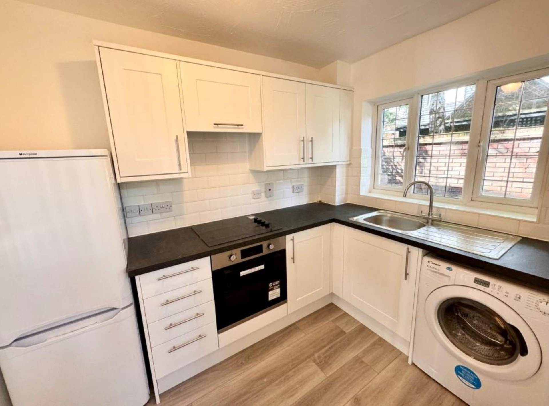 Lewknor Close, Lewknor, Image 4