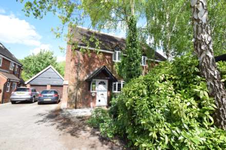 Lewknor Close, Lewknor