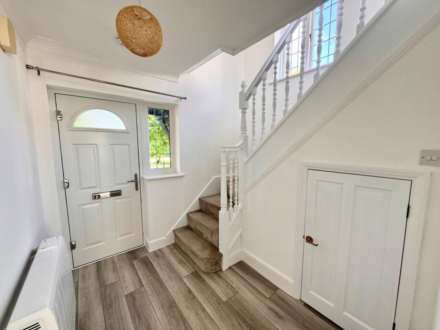 Lewknor Close, Lewknor, Image 5