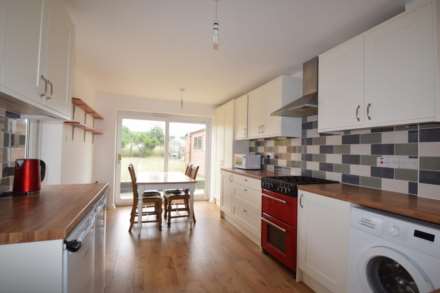 Chiltern Gardens, Watlington, Image 3