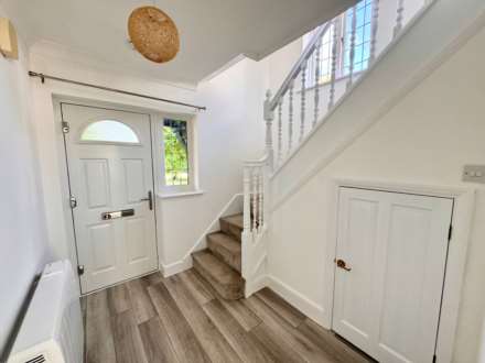 Lewknor Close, Lewknor, Image 2
