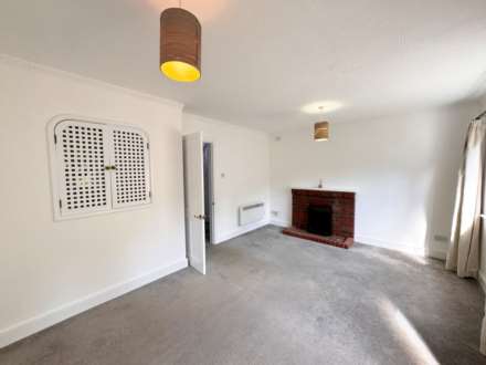 Lewknor Close, Lewknor, Image 5