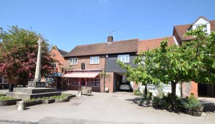 2 Bedroom Apartment, High Street, Watlington