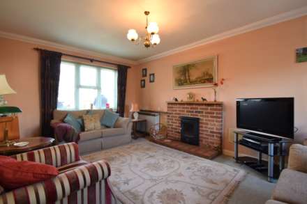 Hurdlers, Watlington, Image 2