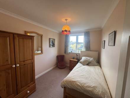 Hurdlers, Watlington, Image 9