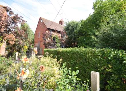 3 Bedroom Semi-Detached, Cuxham