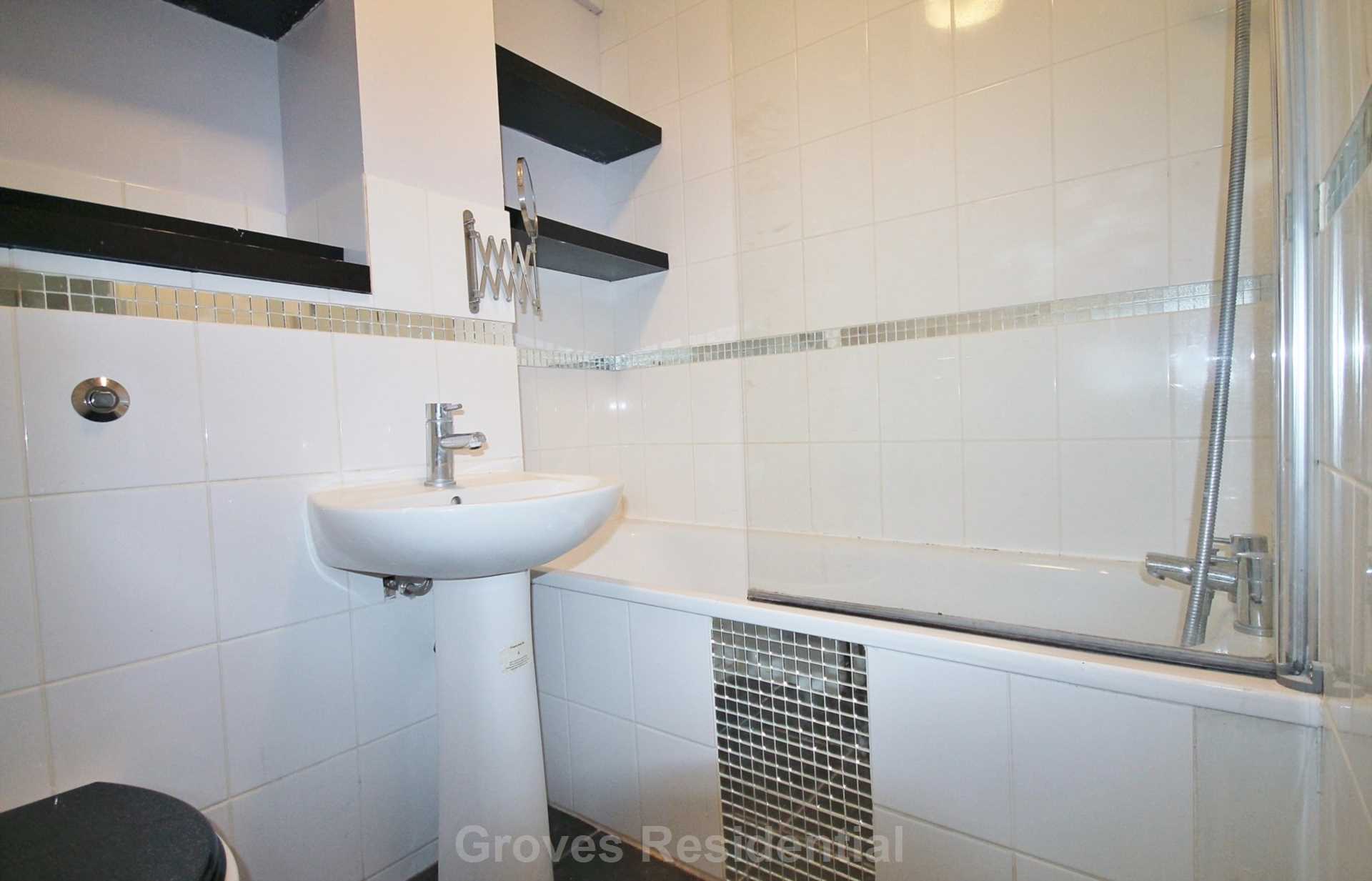 Cheltenham Close, New Malden, Image 6