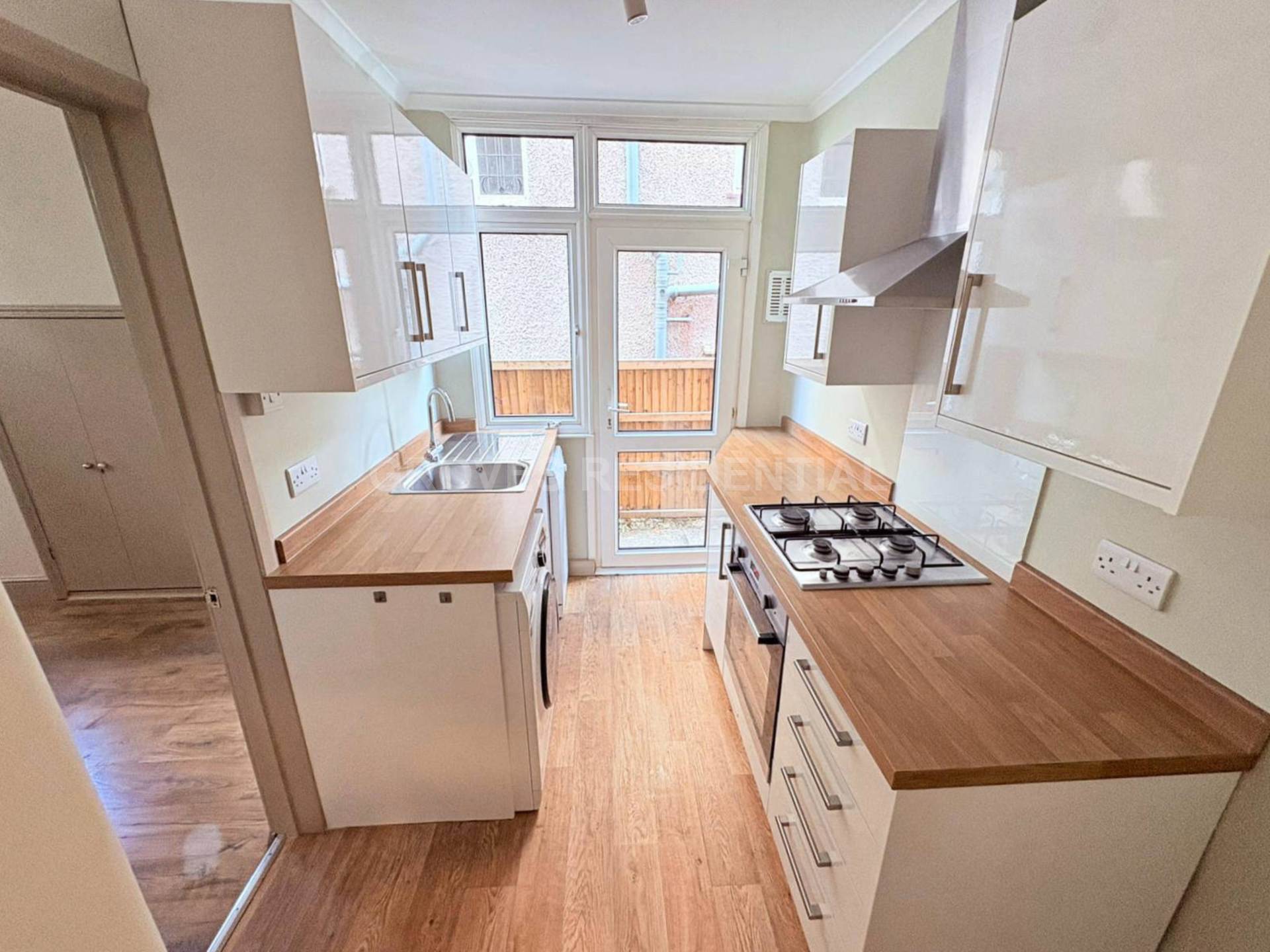 Dukes Avenue, New Malden, Image 4