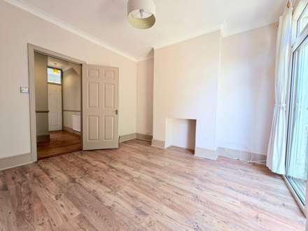 Dukes Avenue, New Malden, Image 3