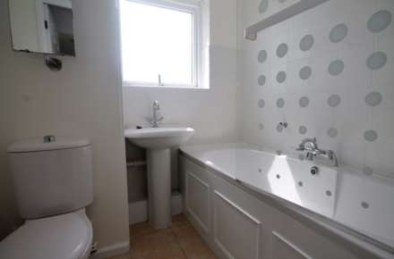 Acacia Grove, New Malden, Image 8