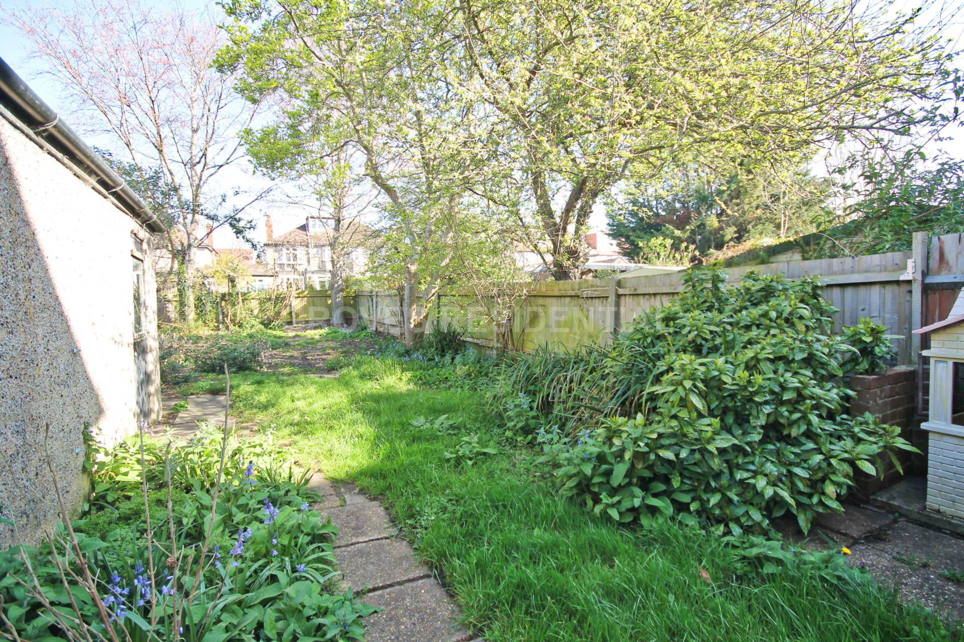 Buxton Drive, New Malden, Image 10