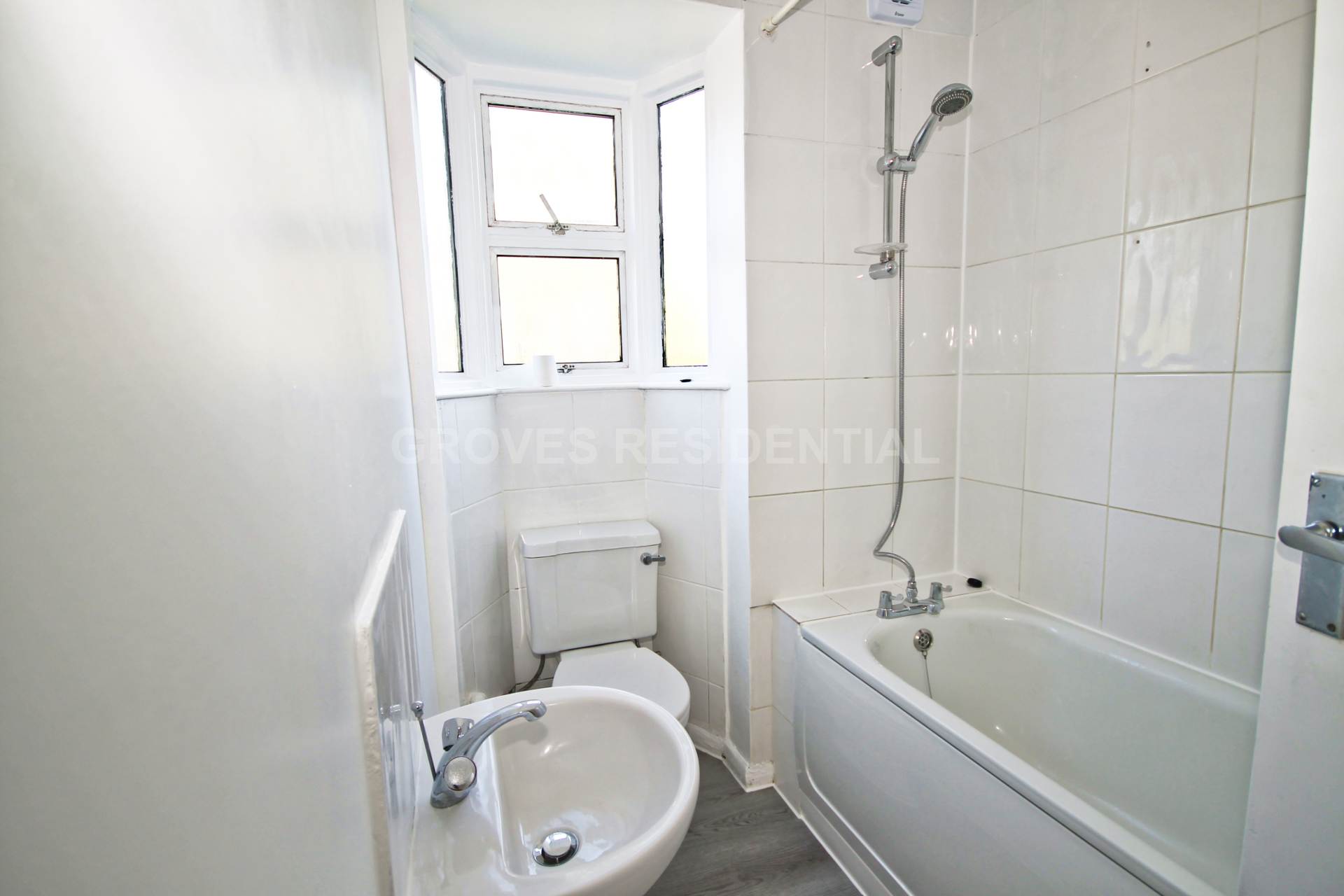 Buxton Drive, New Malden, Image 9