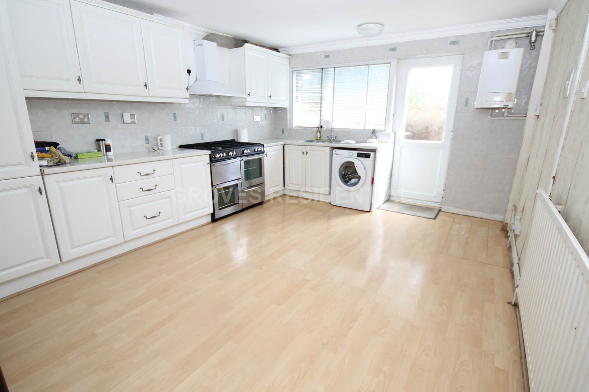 St James' Close, New Malden, Image 3