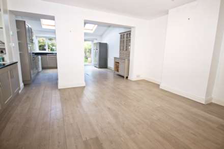 South Park Grove, New Malden, Image 4