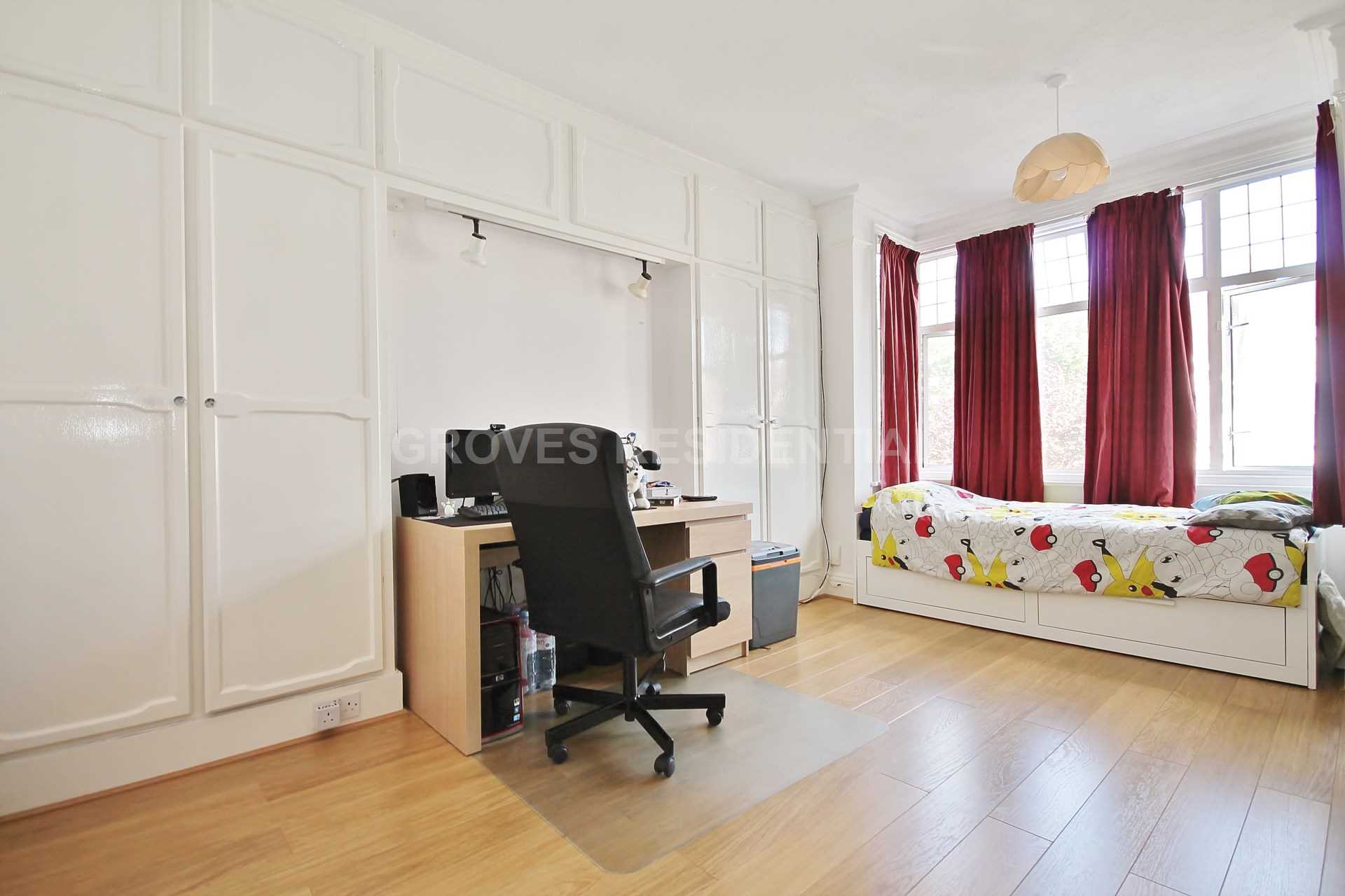 Coombe Gardens, New Malden KT3, Image 10