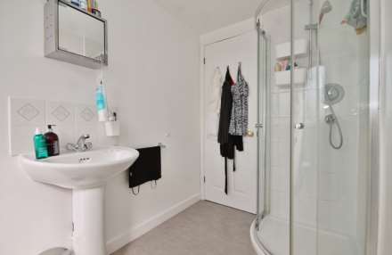 Coombe Gardens, New Malden KT3, Image 12