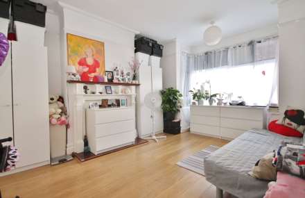 Coombe Gardens, New Malden KT3, Image 8
