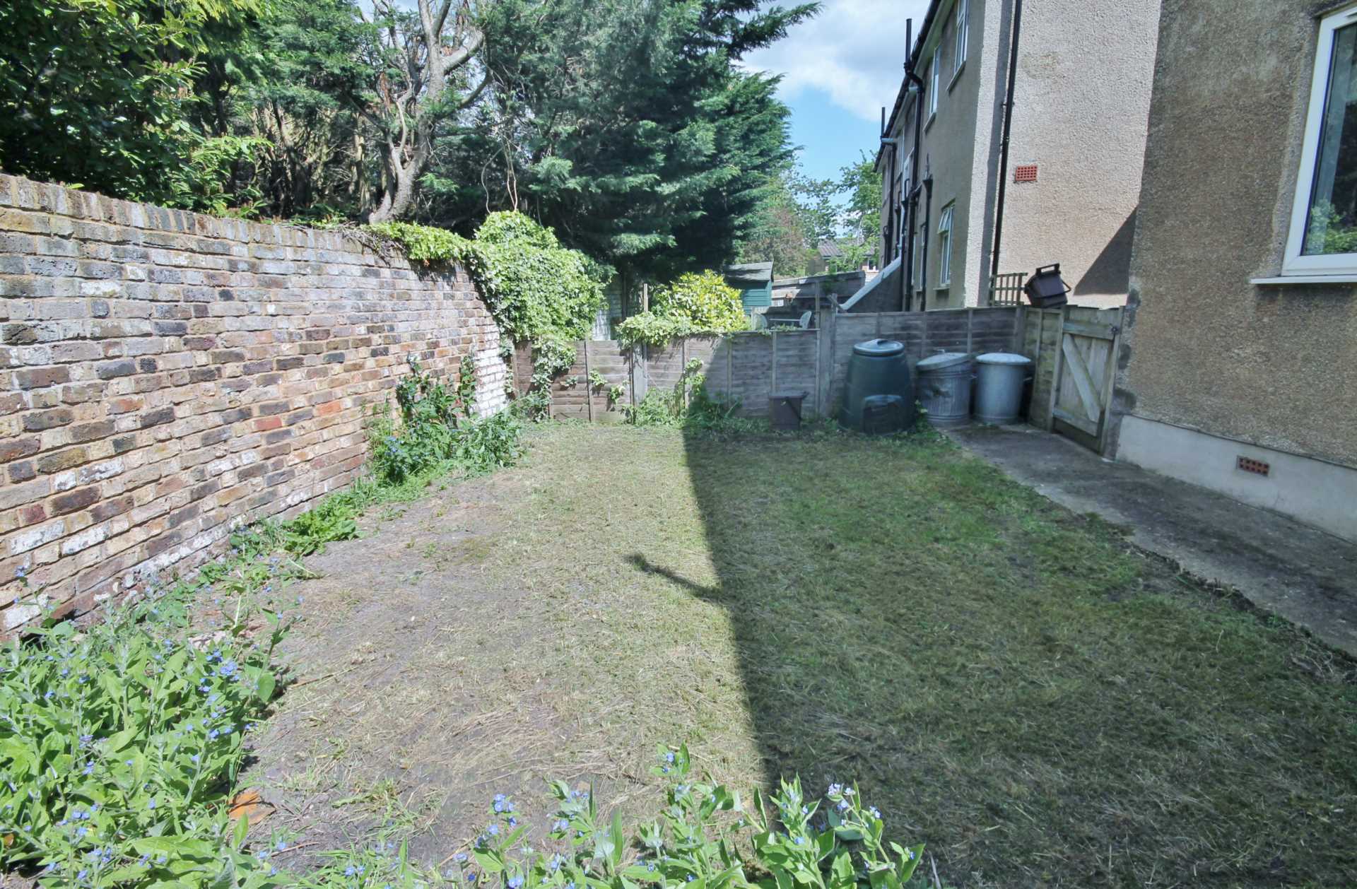 Lawn Close, New Malden, Image 7
