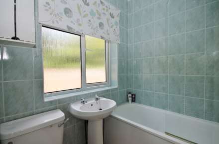 Lawn Close, New Malden, Image 6