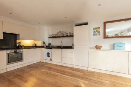 St Anns Hill, London, Image 7