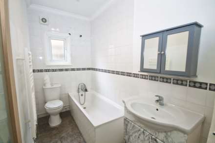 Dukes Avenue, New Malden, Image 2