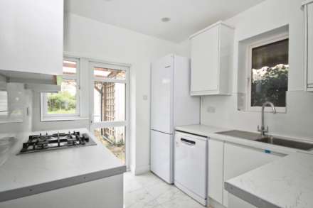 Blakes Avenue, New Malden, Image 3