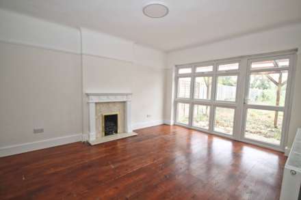 Blakes Avenue, New Malden, Image 4