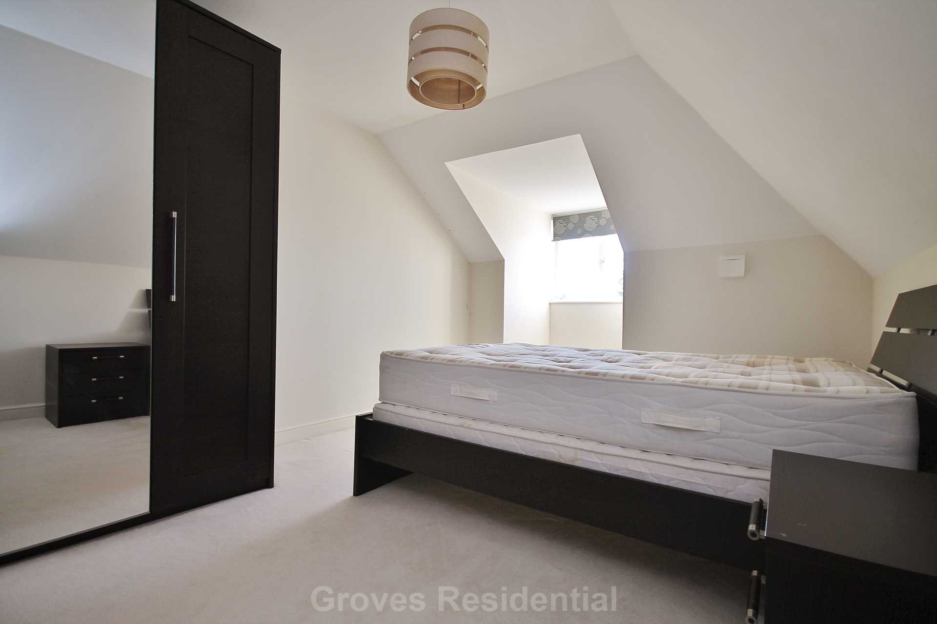 Cuddington Avenue, Worcester Park, Image 15