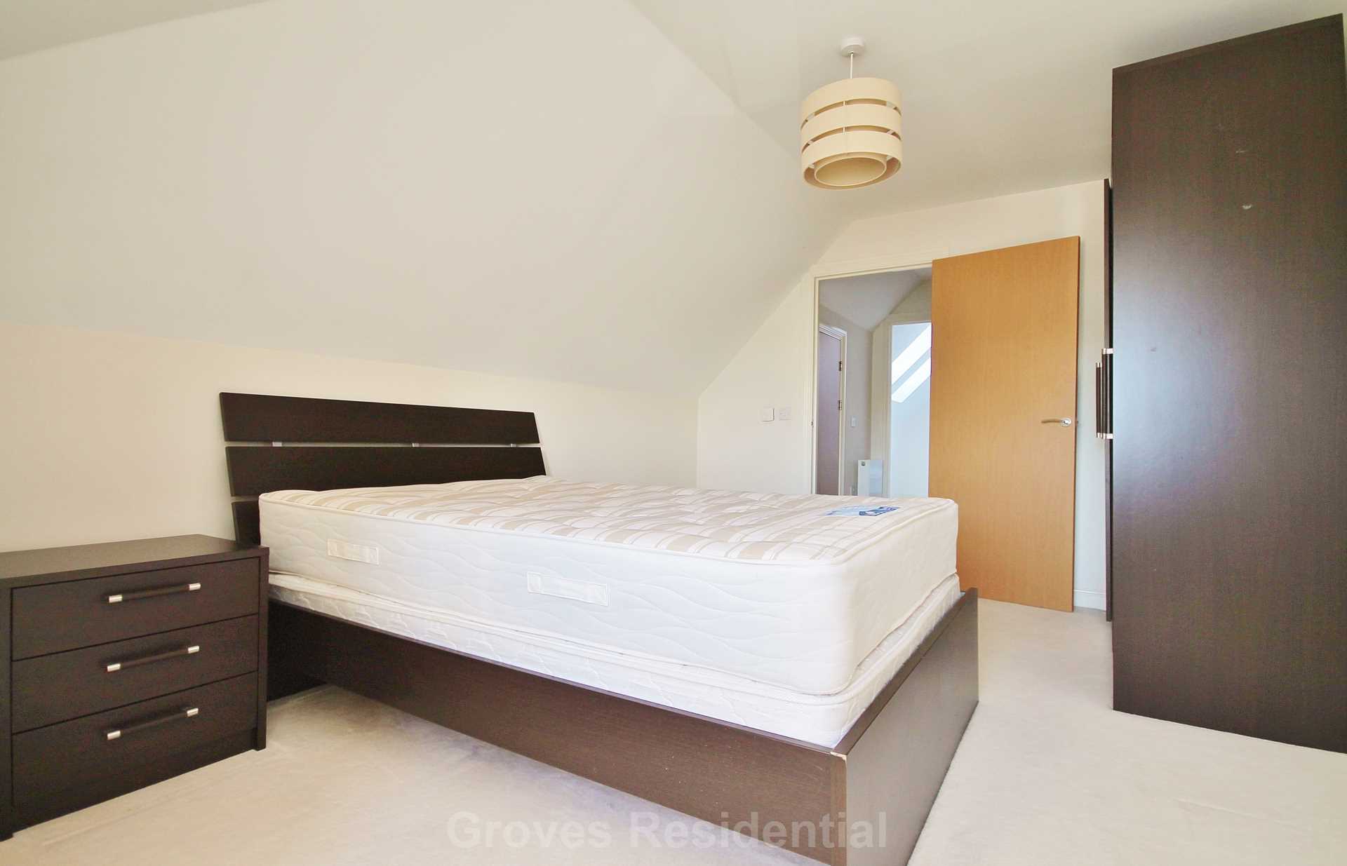 Cuddington Avenue, Worcester Park, Image 16