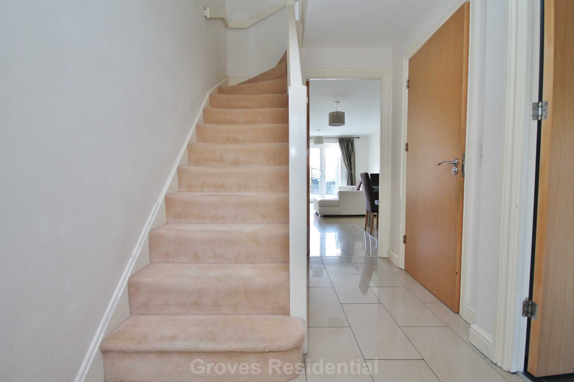 Cuddington Avenue, Worcester Park, Image 4