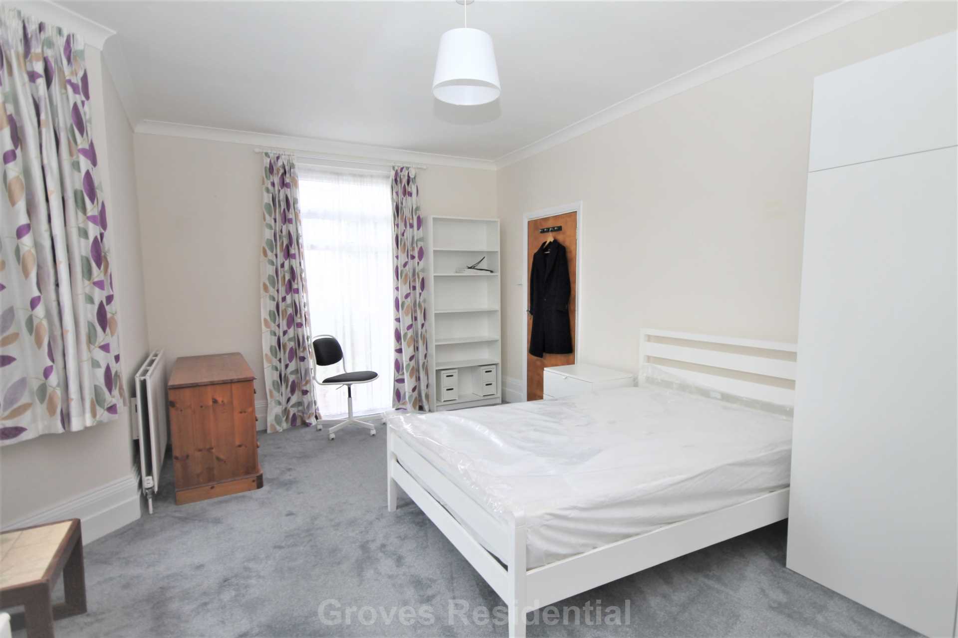 Avenue Road, New Malden, Image 2