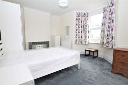 Property For Rent Avenue Road, New Malden