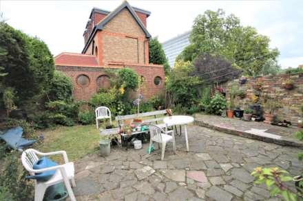 Avenue Road, New Malden, Image 4