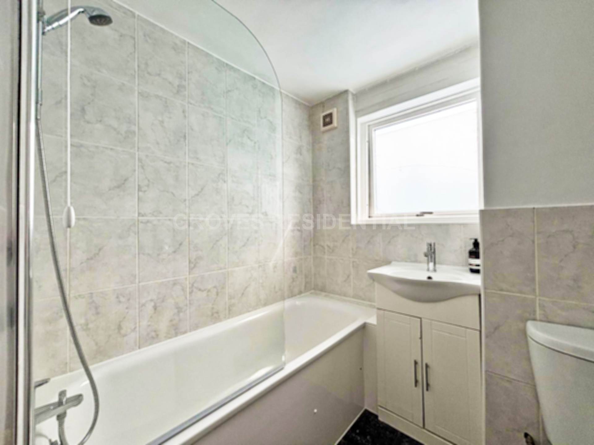 Acacia Grove, New Malden, Image 10
