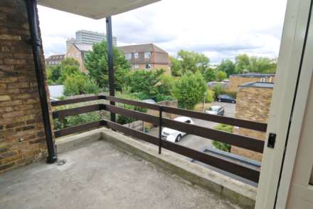 Acacia Grove, New Malden, Image 5