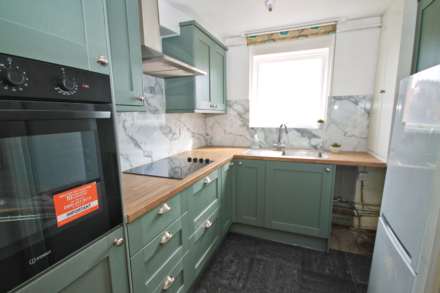 Acacia Grove, New Malden, Image 6