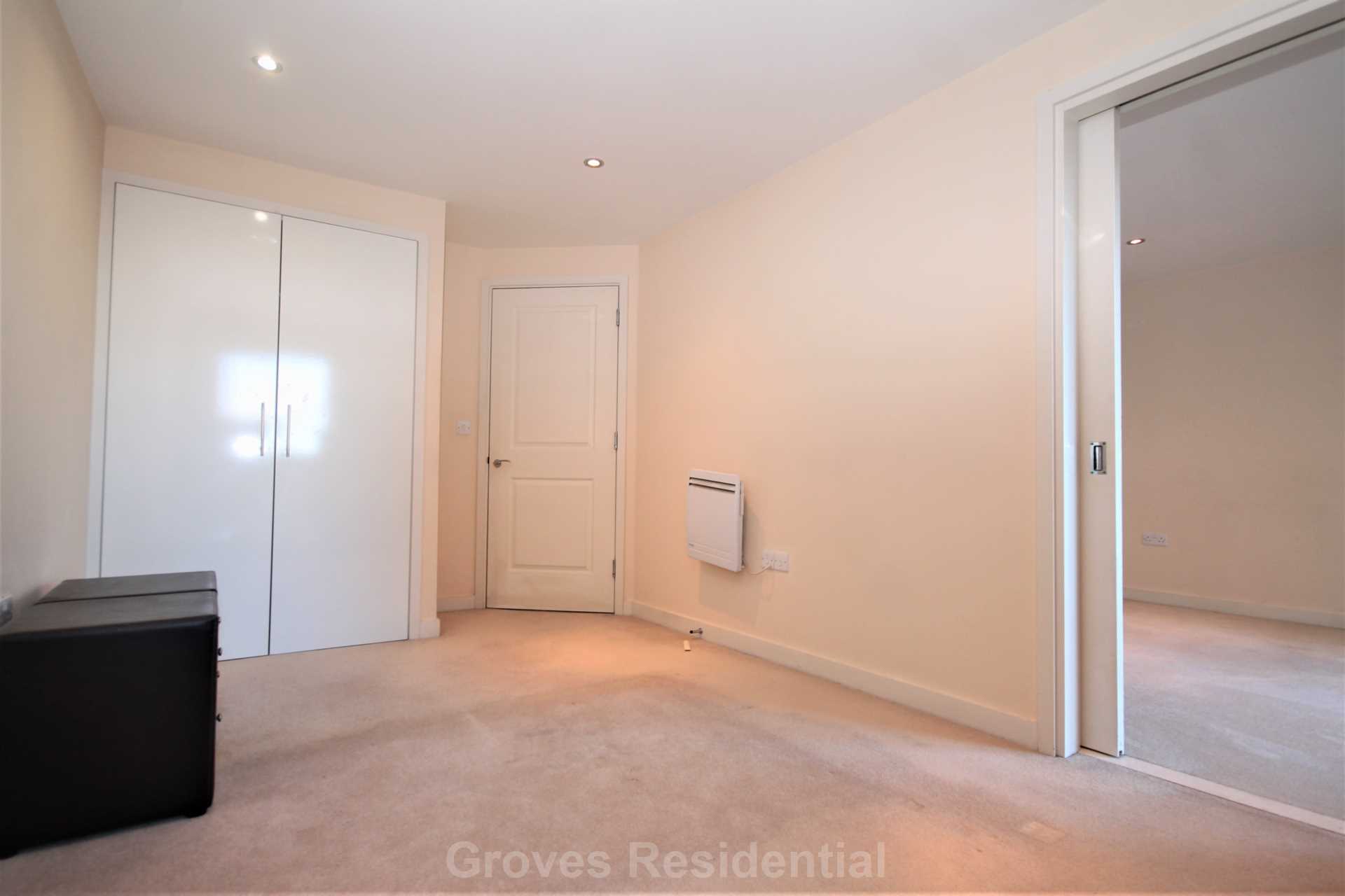Durnsford Road, London, Image 5