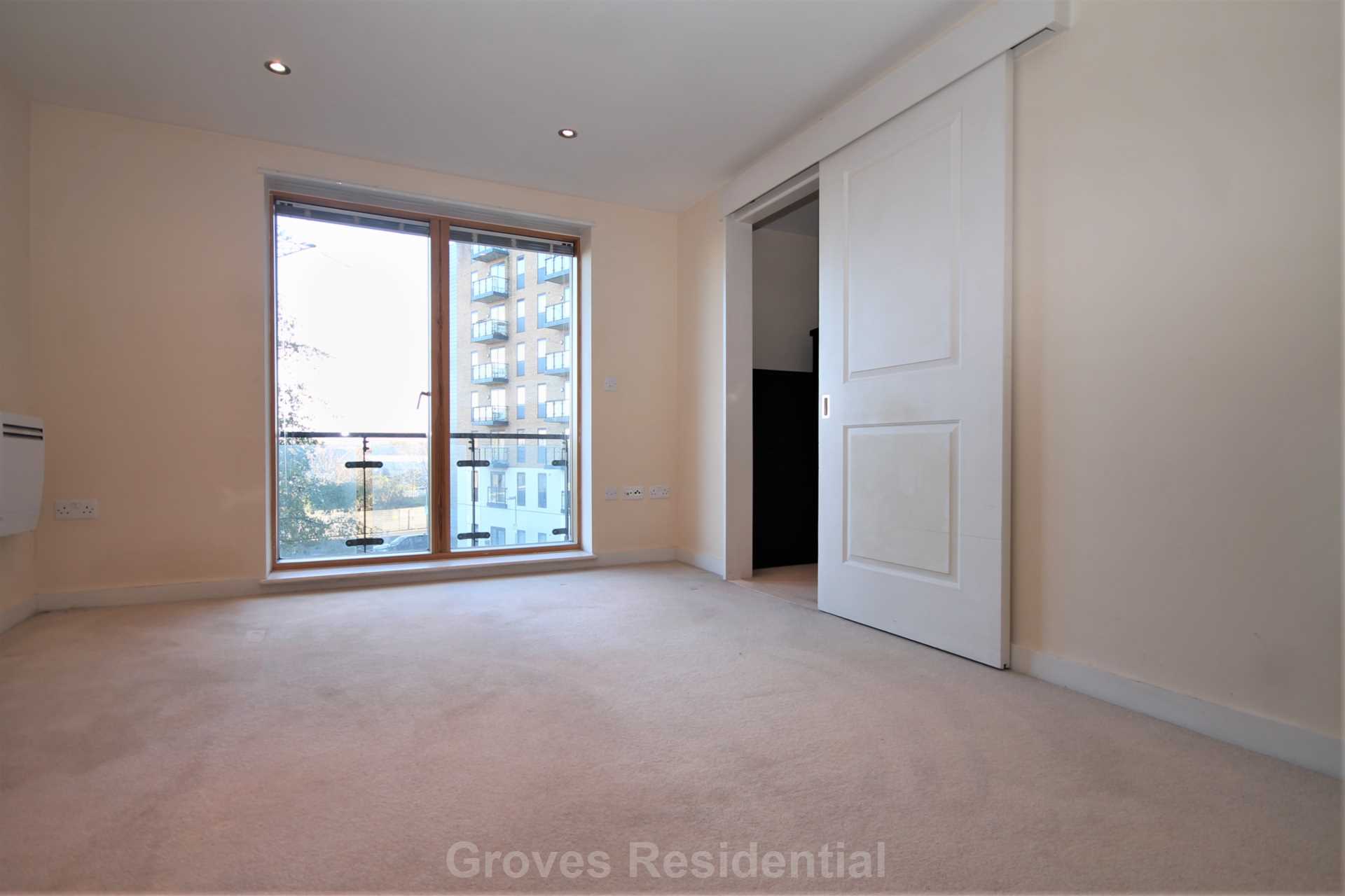 Durnsford Road, London, Image 8
