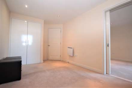 Durnsford Road, London, Image 5