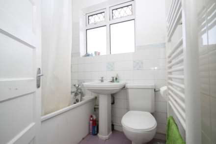 Ancaster Crescent, New Malden, Image 11