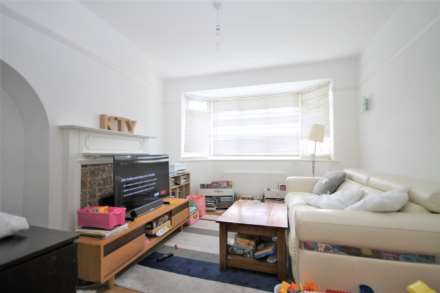 Ancaster Crescent, New Malden, Image 4