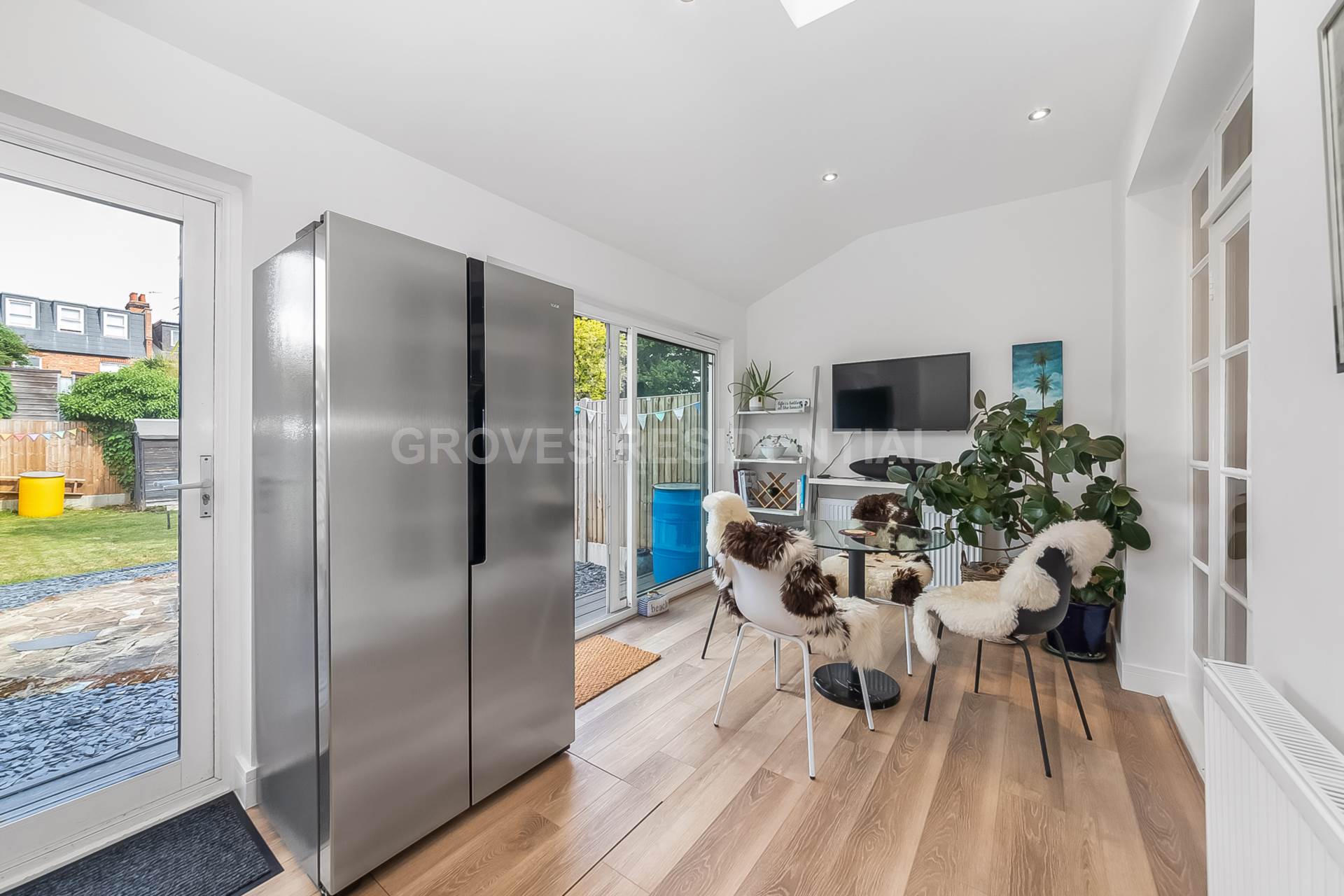Phyllis Avenue, New Malden, Image 10